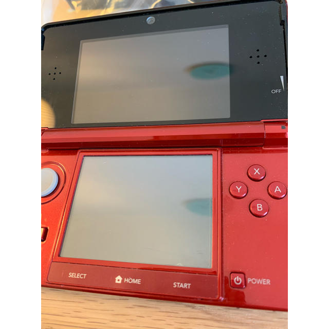 ニンテンドー3DS(ニンテンドー3DS)のNintendo 3DS 本体 フレアレッド エンタメ/ホビーのゲームソフト/ゲーム機本体(携帯用ゲーム機本体)の商品写真