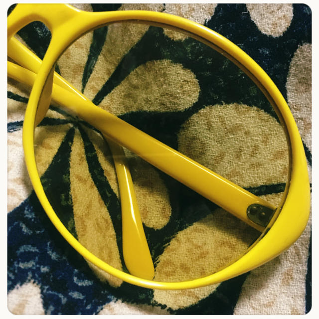 ZARA(ザラ)のサングラス   デカサングラス 黄色フレーム レトロ ヒッピー レディースのファッション小物(サングラス/メガネ)の商品写真