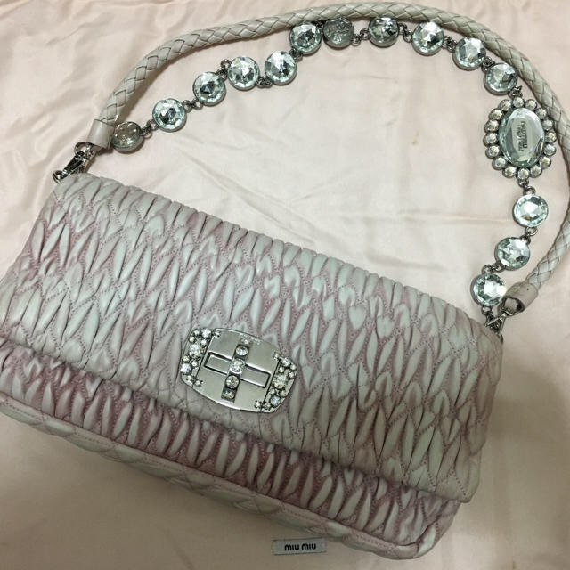 miumiuバック