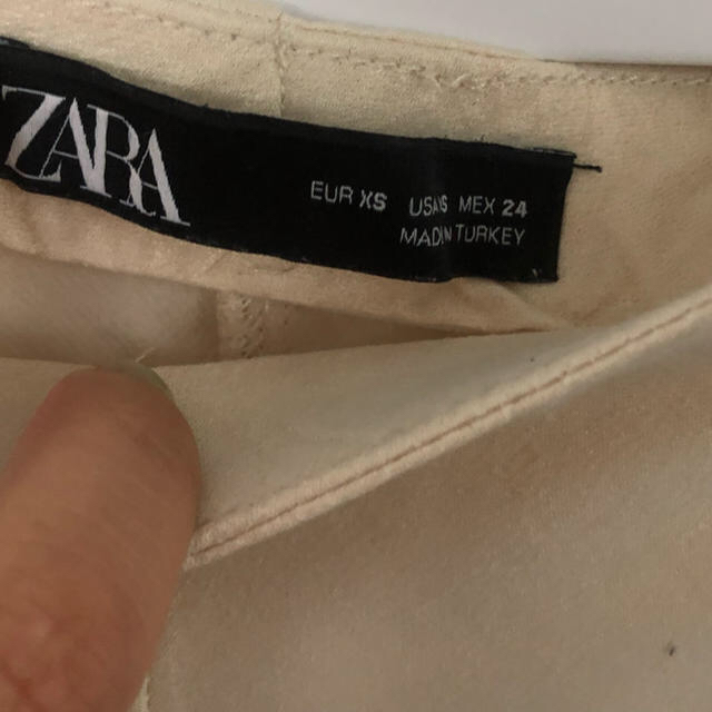 ZARA(ザラ)のZARAサテンスカート レディースのスカート(ひざ丈スカート)の商品写真