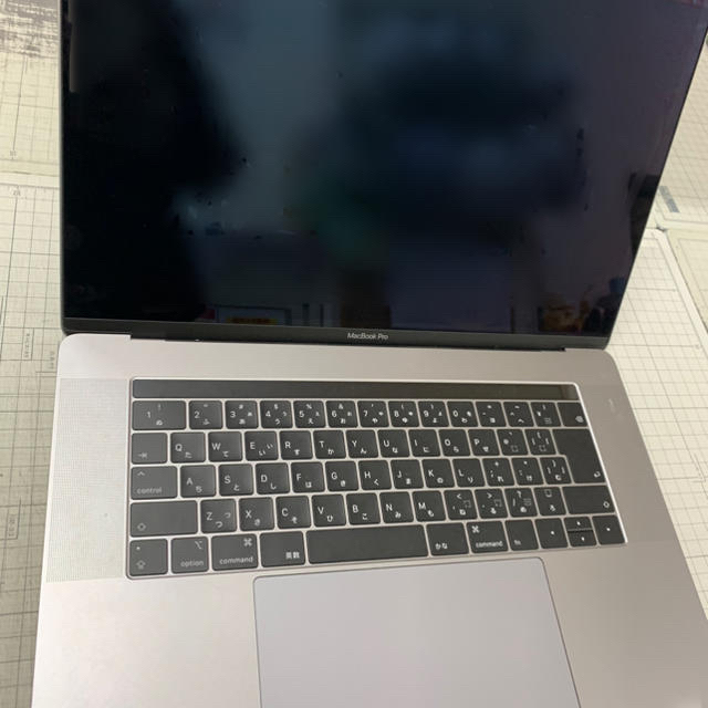 MacBookpro2018 15.4インチモデル 充放電回数6回 ノートPC