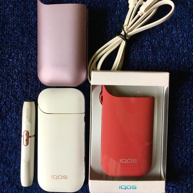 IQOS(アイコス)のアイコス 2.4Plus ホワイト中古美品◆純正ケース２個付き その他のその他(その他)の商品写真