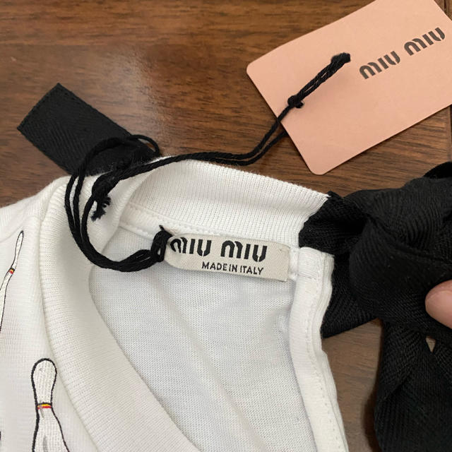 miumiu(ミュウミュウ)のmiumiu 新品タグつき！Tシャツ レディースのトップス(Tシャツ(半袖/袖なし))の商品写真