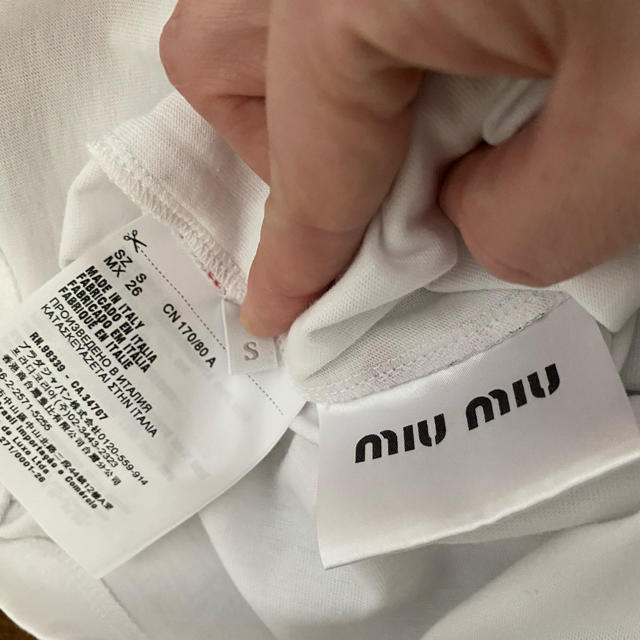 miumiu(ミュウミュウ)のmiumiu 新品タグつき！Tシャツ レディースのトップス(Tシャツ(半袖/袖なし))の商品写真