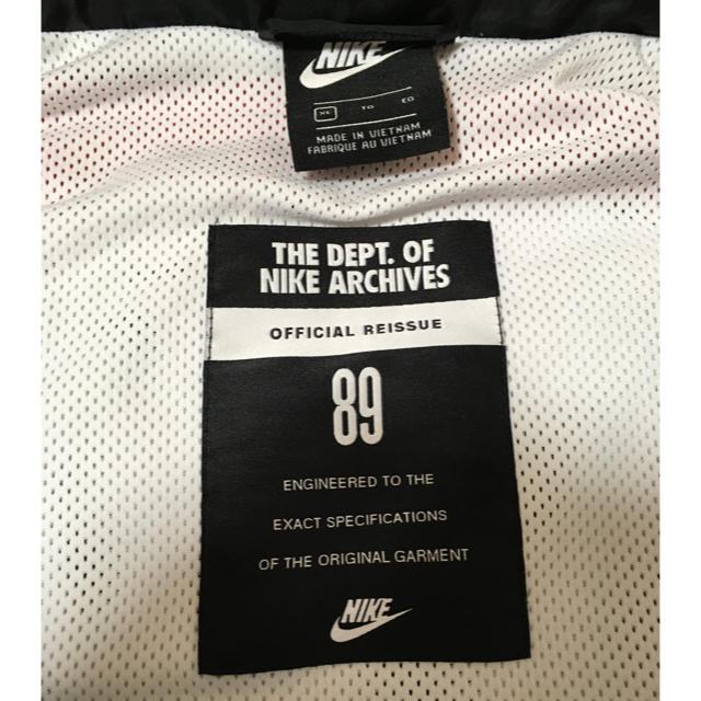 NIKE(ナイキ)のNIKE 89 THE DEPT OF NIKE ARCHIVES 上下セット メンズのジャケット/アウター(ナイロンジャケット)の商品写真