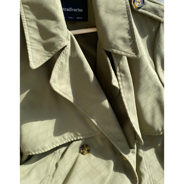 ZARA(ザラ)のstradivarius トレンチコート レディースのジャケット/アウター(トレンチコート)の商品写真