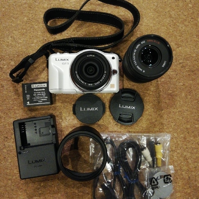 【美品】LUMIX　DMC-GF3W [Panasonic]