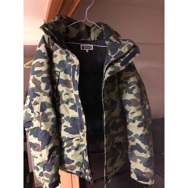 A BATHING APE(アベイシングエイプ)の1ST CAMO SNOW BOARD DOWN JACKET メンズのジャケット/アウター(ダウンジャケット)の商品写真