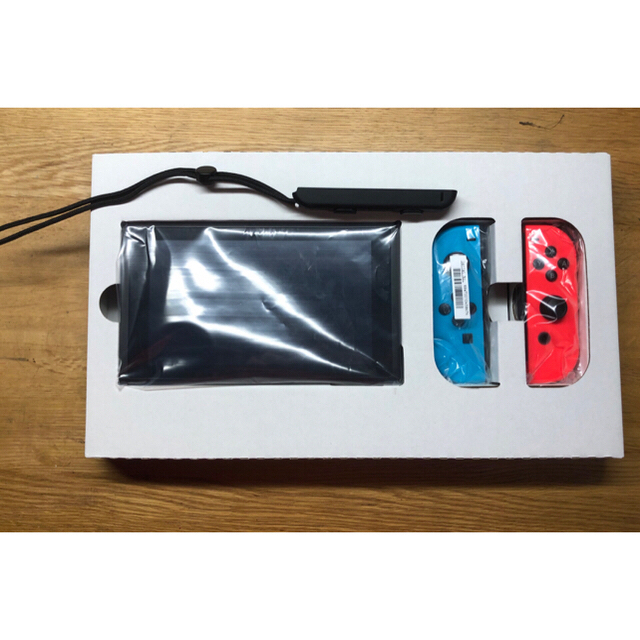 Nintendo Switch(ニンテンドースイッチ)の switch エンタメ/ホビーのゲームソフト/ゲーム機本体(家庭用ゲーム機本体)の商品写真