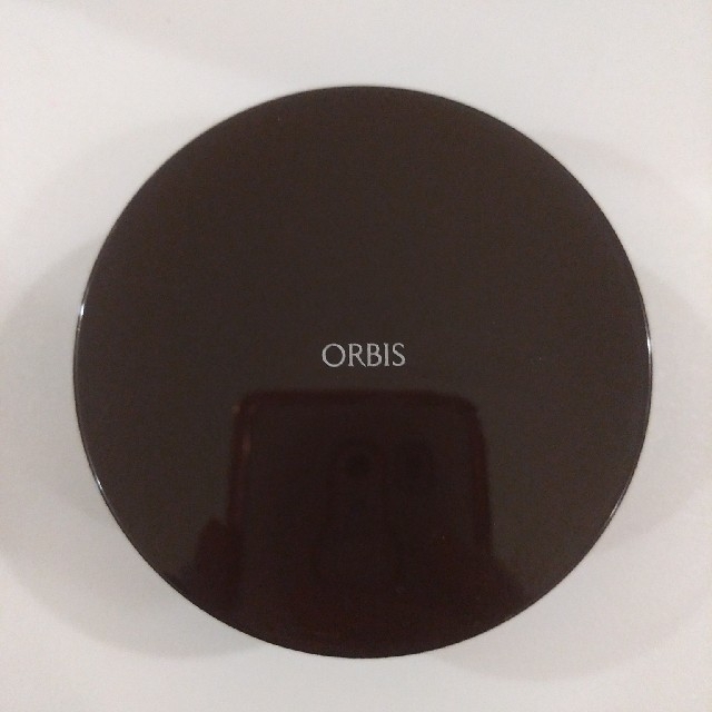 ORBIS(オルビス)のORBIS ルースパウダー #ナチュラル 専用ケース＆パフ付き オルビス コスメ/美容のベースメイク/化粧品(フェイスパウダー)の商品写真