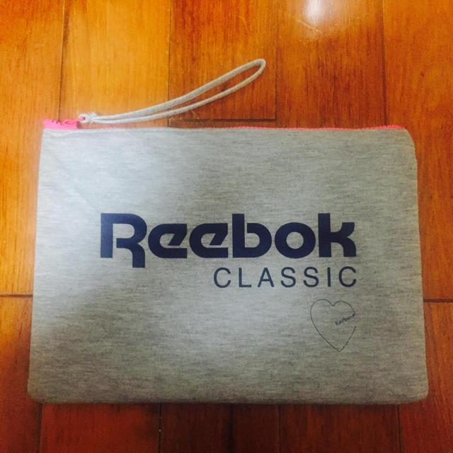 Kastane(カスタネ)のカスタネ Reebok コラボクラッチ レディースのバッグ(クラッチバッグ)の商品写真