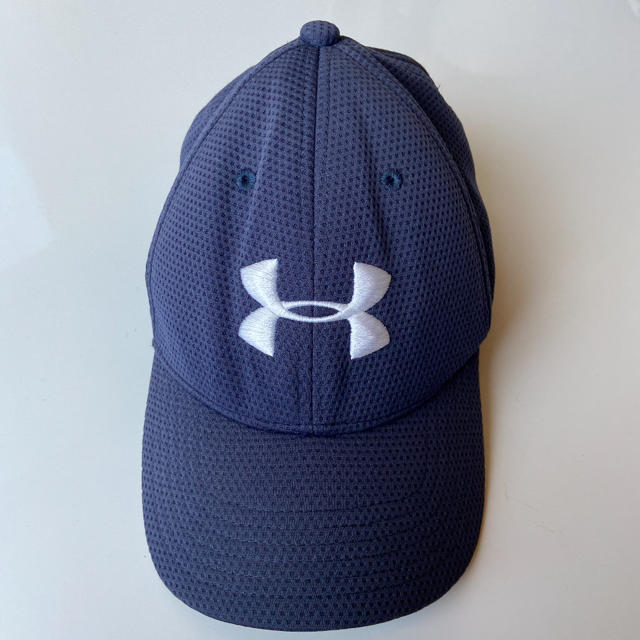 UNDER ARMOUR(アンダーアーマー)のUNDER ARMOUR キャップ  サイズフリー　紺×白 メンズの帽子(キャップ)の商品写真