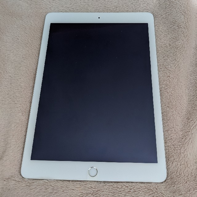 iPad Air2 32 GB シルバー　au