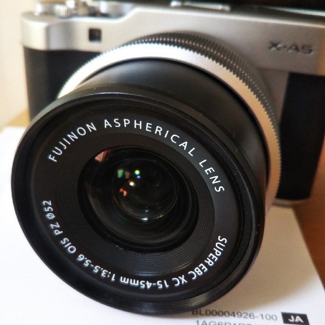 富士フイルム(フジフイルム)のFUJI FILM X-A5 レンズキット 新品同様！ スマホ/家電/カメラのカメラ(ミラーレス一眼)の商品写真