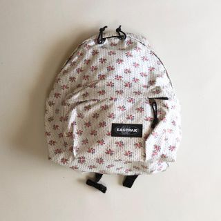 イーストパック(EASTPAK)の☆新品☆24L☆EASTPAK イーストパック 花柄 バックパック(リュック/バックパック)