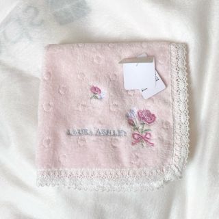 ローラアシュレイ(LAURA ASHLEY)の花柄　刺繍　レース　タオルハンカチ(ハンカチ)