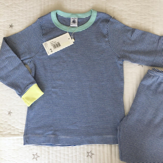 PETIT BATEAU(プチバトー)の＊ご専用＊ 新品未使用  プチバトー  ミラレ  長袖パジャマ  5ans キッズ/ベビー/マタニティのキッズ服男の子用(90cm~)(パジャマ)の商品写真