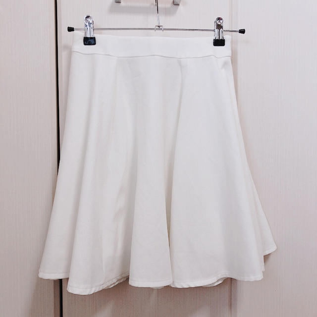 CECIL McBEE(セシルマクビー)のCECIL Mc BEE♡BIGリボンフレアスカート ホワイト レディースのスカート(ミニスカート)の商品写真
