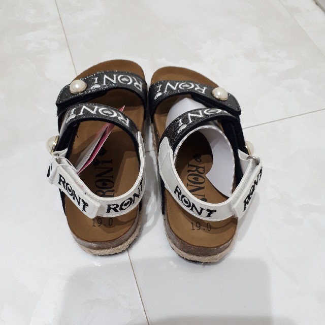 RONI(ロニィ)の♡RONI♡ キッズ/ベビー/マタニティのキッズ靴/シューズ(15cm~)(サンダル)の商品写真