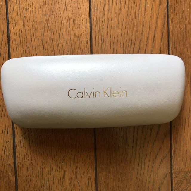 Calvin Klein(カルバンクライン)のカルバンクラインのメガネケース インテリア/住まい/日用品の日用品/生活雑貨/旅行(日用品/生活雑貨)の商品写真