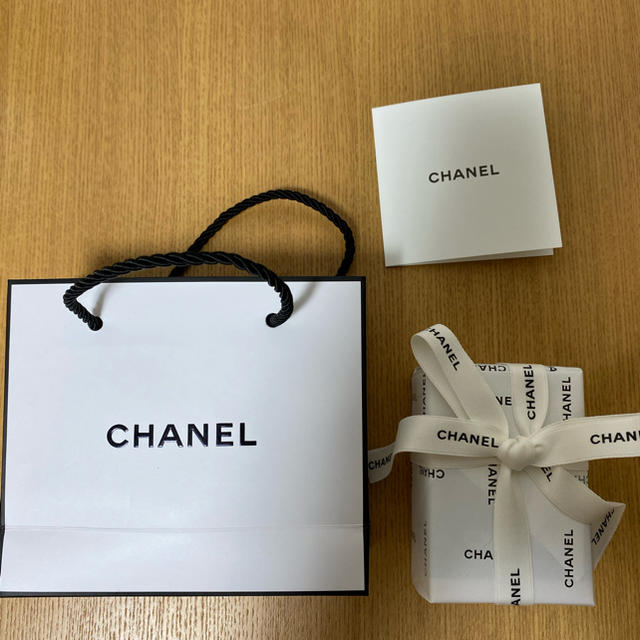 CHANEL(シャネル)のシャネル　ル リフト ラ クレーム マン ハリ・弾力ケア ハンドクリーム  コスメ/美容のボディケア(ハンドクリーム)の商品写真