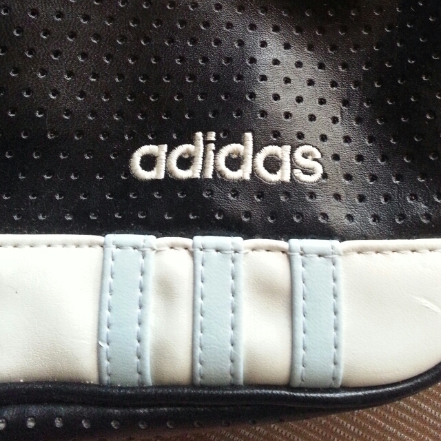 adidas(アディダス)のアディダス レディースのバッグ(ボディバッグ/ウエストポーチ)の商品写真