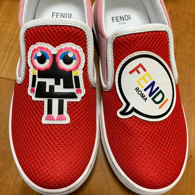 FENDI(フェンディ)の定価8万円　値下げ　フェンディ　キッズ　靴　スニーカー　マメール キッズ/ベビー/マタニティのキッズ靴/シューズ(15cm~)(スニーカー)の商品写真