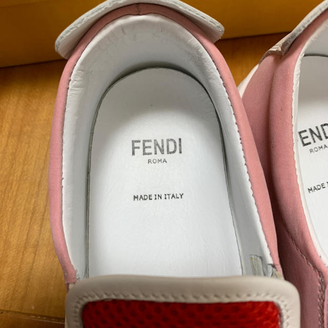 FENDI(フェンディ)の定価8万円　値下げ　フェンディ　キッズ　靴　スニーカー　マメール キッズ/ベビー/マタニティのキッズ靴/シューズ(15cm~)(スニーカー)の商品写真