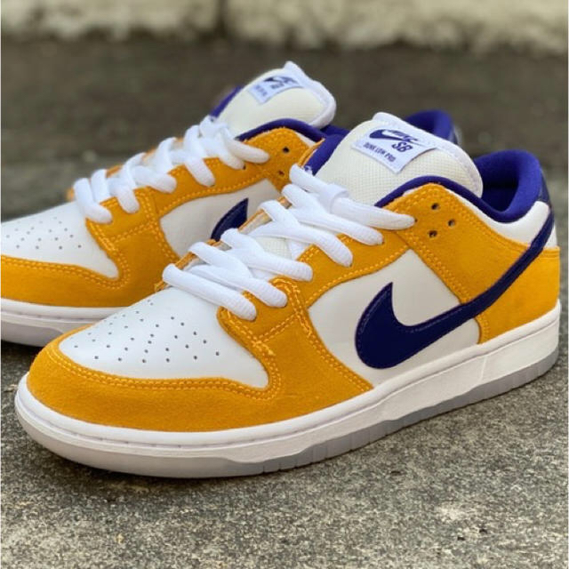 NIKE(ナイキ)のNIKE SB DUNK LOW PRO LASER ORANGE ダンク メンズの靴/シューズ(スニーカー)の商品写真