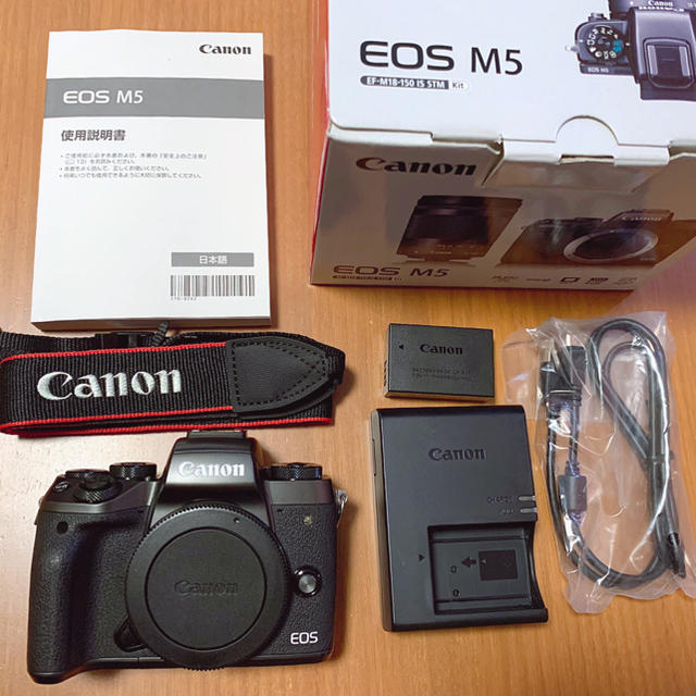 Canon EOS M5 ボディ ミラーレス一眼 Canon EOS M5 ボディ ミラーレス一眼