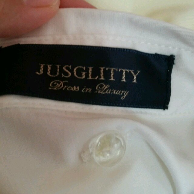 JUSGLITTY(ジャスグリッティー)の襟ビジュートップス レディースのトップス(カットソー(長袖/七分))の商品写真