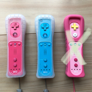 ウィーユー(Wii U)の美砂96様専用♡    Wii コントローラー2個セット(家庭用ゲーム機本体)
