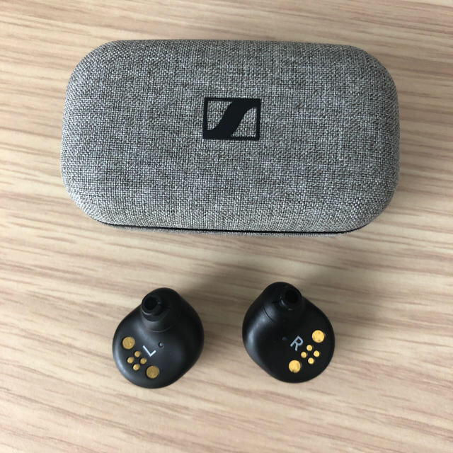 SENNHEISER(ゼンハイザー)のMOMENTUM True Wireless スマホ/家電/カメラのオーディオ機器(ヘッドフォン/イヤフォン)の商品写真