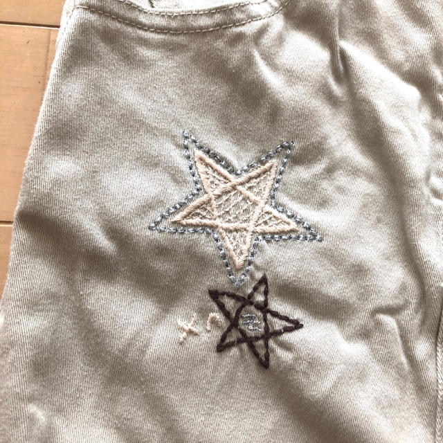 ベージュ デニム生地 星の刺繍が可愛い ロングスカート 後ろスリット 110cm