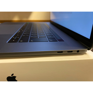 マック(Mac (Apple))の保証残りたっぷりMacBook Pro 15インチ　1TB SSDフルスペック　(ノートPC)