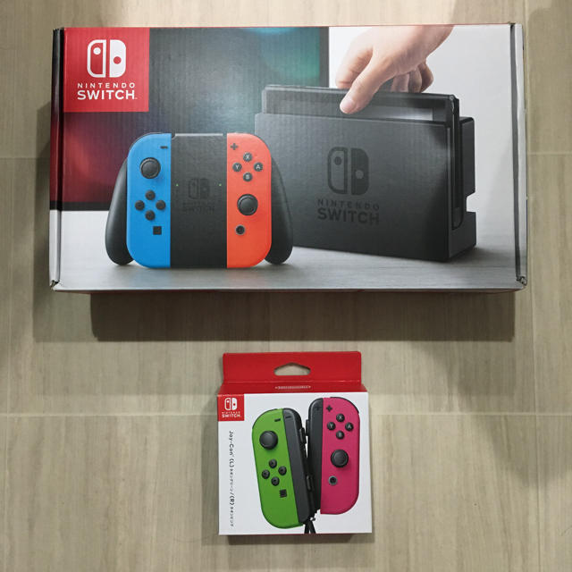 任天堂　switch  本体（別色コントローラー付き）