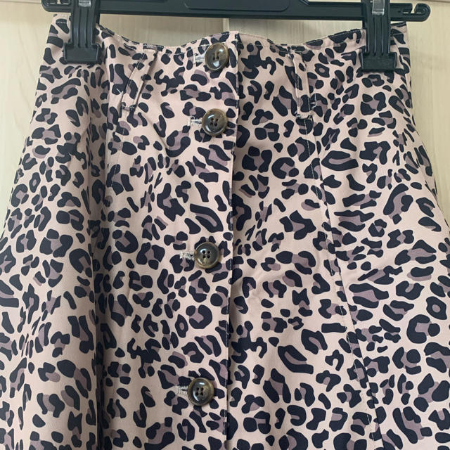 NICE CLAUP(ナイスクラップ)のベルト付きレオパード柄スカート レディースのスカート(ロングスカート)の商品写真