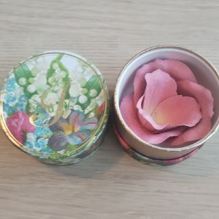 ラデュレ(LADUREE)のラドゥレ 花びらチーク(チーク)