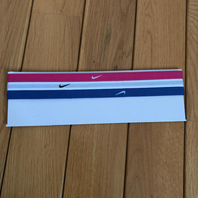 NIKE(ナイキ)のスポーツヘッドバンド スポーツ/アウトドアのスポーツ/アウトドア その他(その他)の商品写真