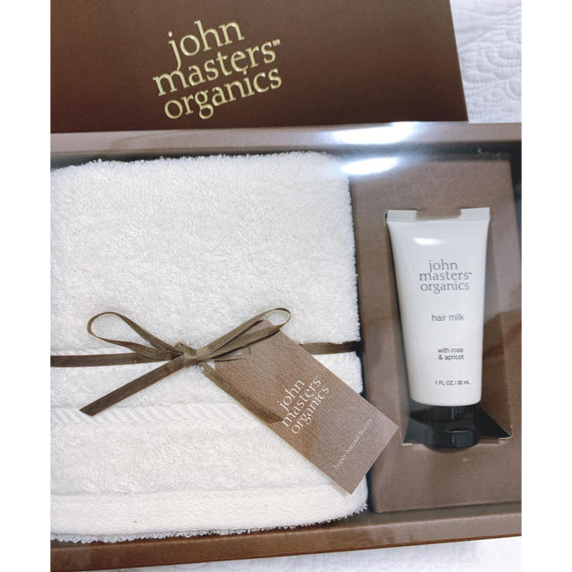 John Masters Organics(ジョンマスターオーガニック)の【新品　未使用】ジョンマスターオーガニック　タオル　ヘアミルク コスメ/美容のヘアケア/スタイリング(ヘアケア)の商品写真