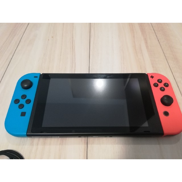 任天堂(ニンテンドウ)のニンテンドースイッチ エンタメ/ホビーのゲームソフト/ゲーム機本体(家庭用ゲーム機本体)の商品写真