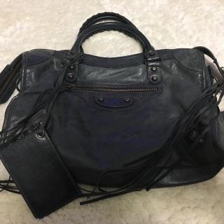 BALENCIAGA(グリーン・カーキ/緑色系)のフリマアイテム一覧 BALENCIAGA(グリーン・カーキ/緑色系)のフリマアイテム一覧