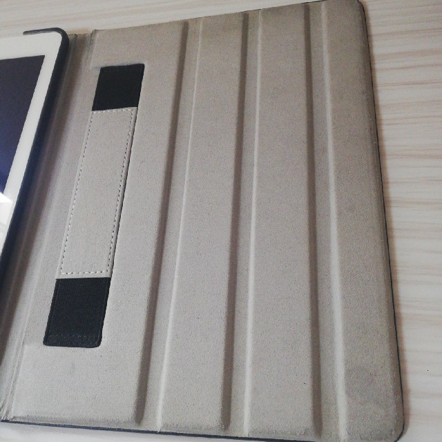 iPad(アイパッド)のipadair2 16GB ゴールド docomo スマホ/家電/カメラのPC/タブレット(タブレット)の商品写真