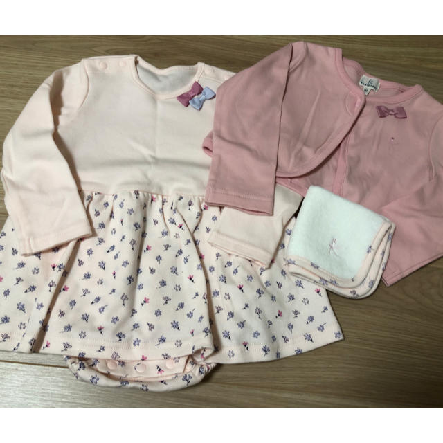 kumikyoku（組曲）(クミキョク)の【新品】組曲　ギフトセット　80 キッズ/ベビー/マタニティのベビー服(~85cm)(ワンピース)の商品写真