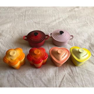 ルクルーゼ(LE CREUSET)のル・クルーゼ　午後の紅茶の粗品　マグネット２つミニチュア4つ(ノベルティグッズ)