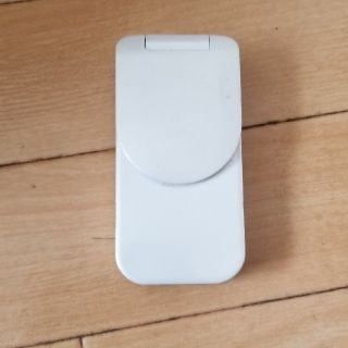 フジツウ(富士通)のdocomoドコモ　携帯電話ガラケー　f903i白　中古品(携帯電話本体)