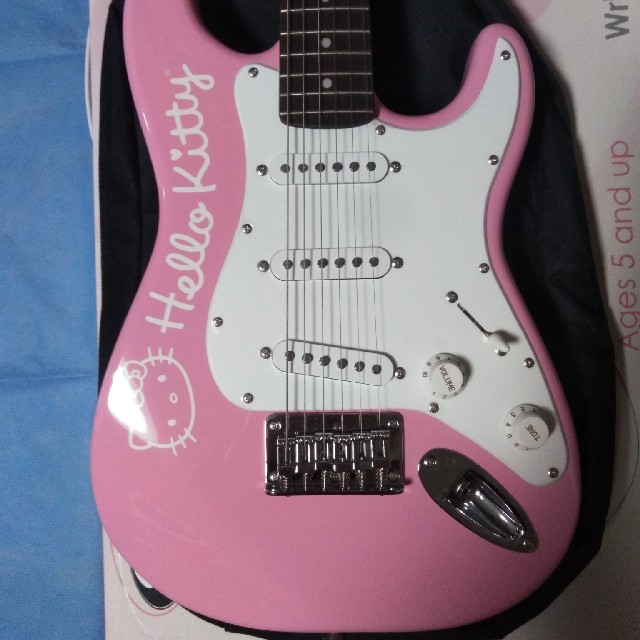 Fender(フェンダー)のフェンダースクワイヤーミニ　ハローキティ  Kitty 楽器のギター(エレキギター)の商品写真