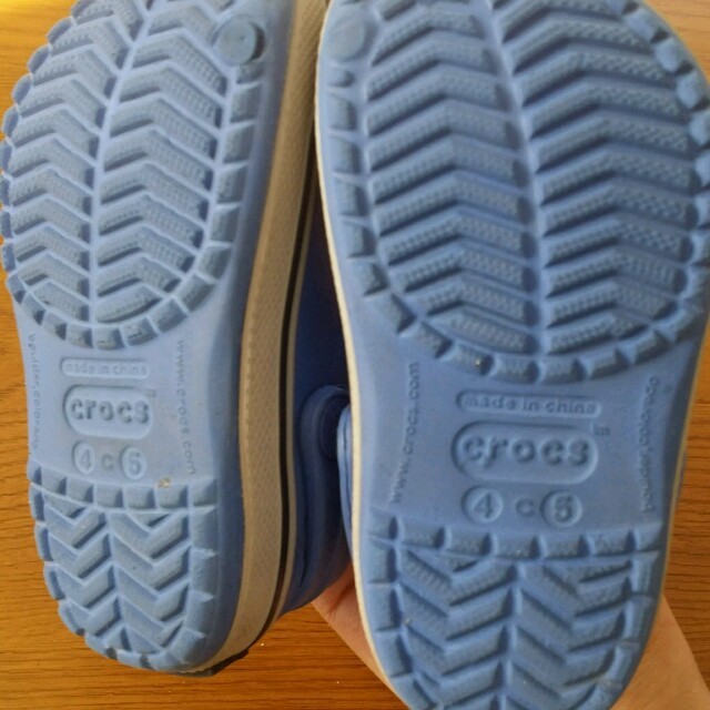 crocs(クロックス)のクロックス11～12㌢【専用ページ】 キッズ/ベビー/マタニティのベビー靴/シューズ(~14cm)(サンダル)の商品写真