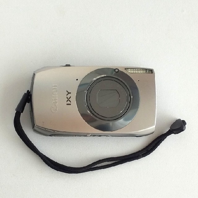 Canon(キヤノン)のCanon キャノン コンパクトデジタルカメラ IXY31S(シルバー) スマホ/家電/カメラのカメラ(コンパクトデジタルカメラ)の商品写真