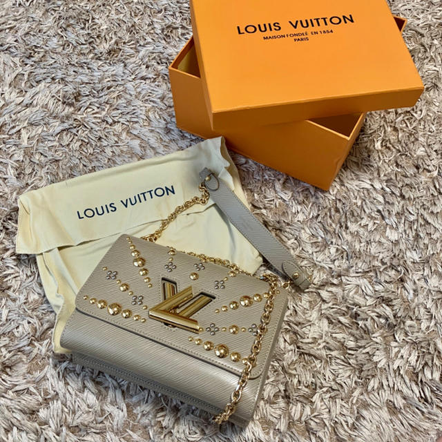 LOUIS VUITTONショルダーバッグ